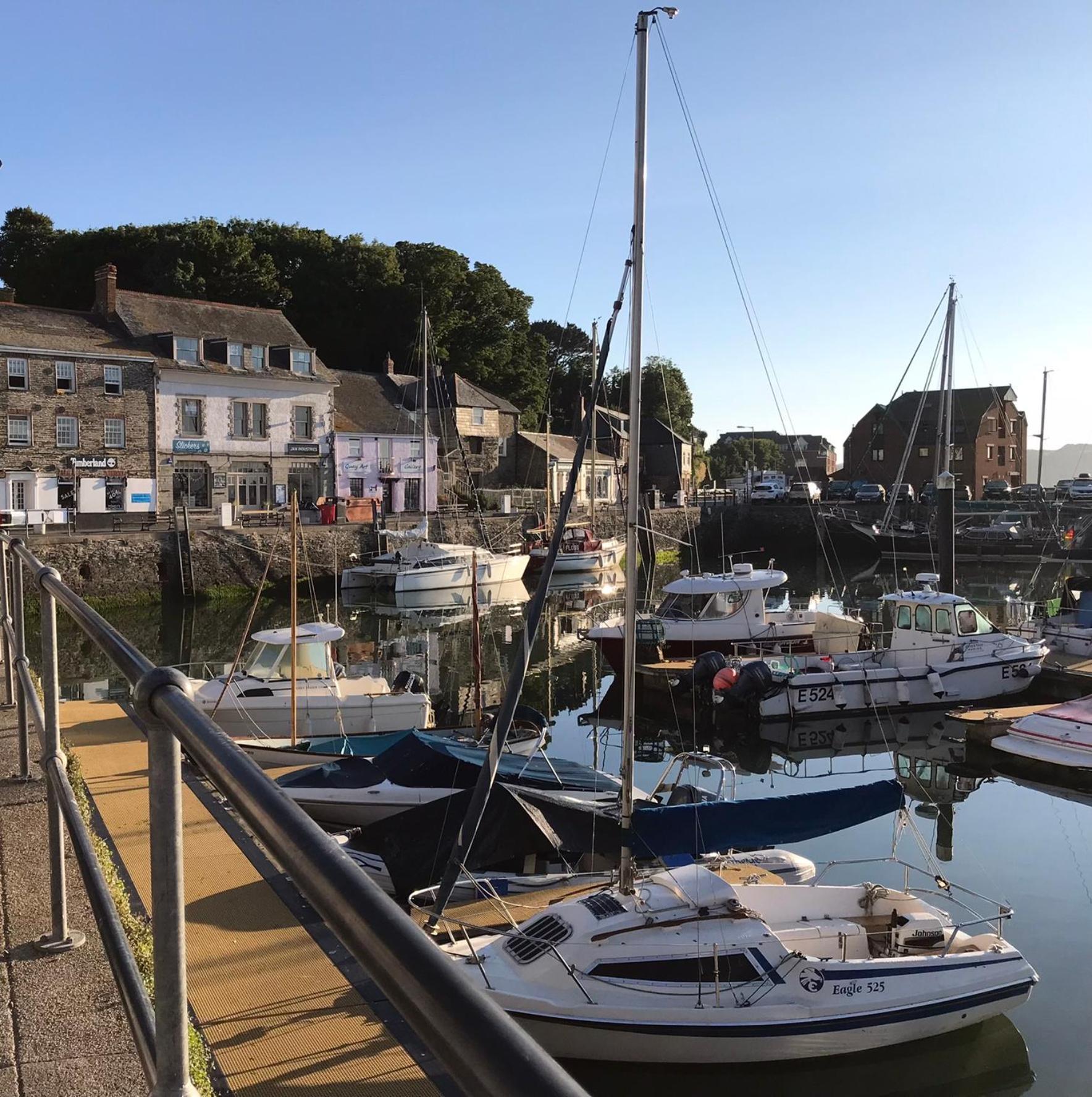 Trethvor House Ensuite Double Room With Free Parking In Quiet Residential Area Padstow Exterior photo